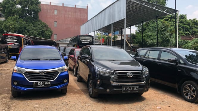 Rental Mobil Terbaik 2025: Panduan Memilih Penyedia Jasa Rental yang Tepat